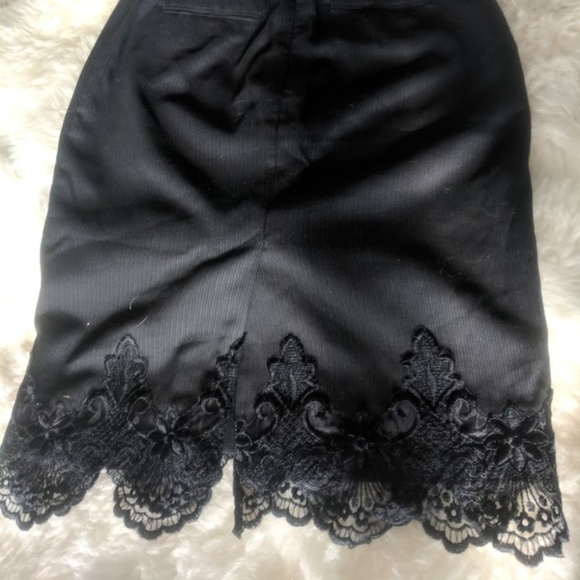 Arden B. Pinstripe & Lace Pencil Skirt- Size 4 - Picture 3 of 6
